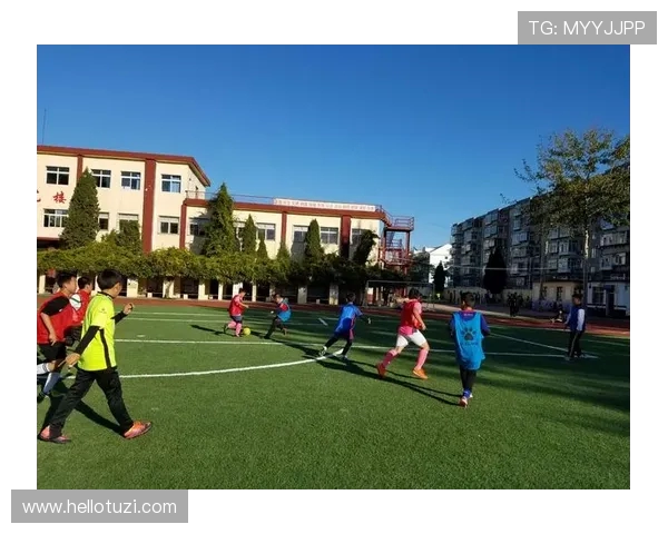 绿茵争锋追梦少年以激情与团队精神诠释足球魅力 绿茵争锋追梦少年以激情与团队精神诠释足球魅力