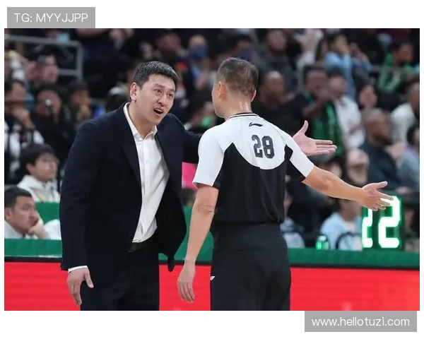 南京同曦迎战吉林队期待精彩对决球迷热情高涨助威现场气氛火爆