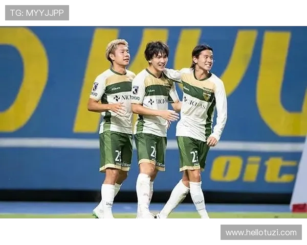 横滨FC与东京绿茵激战正酣精彩直播全程回顾与分析